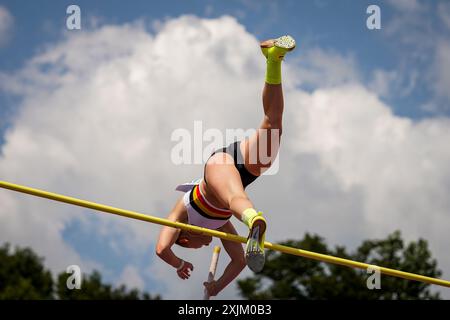 Banska Bystrica, Slowakei. Juli 2024. Die belgische Kyani Joosten wurde am Freitag, den 19. Juli 2024, in Banska Bystrica, Slowakei, während des Stabhochsprung-Wettbewerbs der Frauen bei den U18-Europameisterschaften der Leichtathletik gezeigt. Die U18-Europameisterschaften finden vom 18. Bis 21. Juli statt. BELGA FOTO COEN SCHILDERMAN Credit: Belga Nachrichtenagentur/Alamy Live News Stockfoto