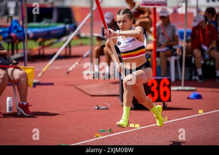 Banska Bystrica, Slowakei. Juli 2024. Die belgische Kyani Joosten wurde am Freitag, den 19. Juli 2024, in Banska Bystrica, Slowakei, während des Stabhochsprung-Wettbewerbs der Frauen bei den U18-Europameisterschaften der Leichtathletik gezeigt. Die U18-Europameisterschaften finden vom 18. Bis 21. Juli statt. BELGA FOTO COEN SCHILDERMAN Credit: Belga Nachrichtenagentur/Alamy Live News Stockfoto