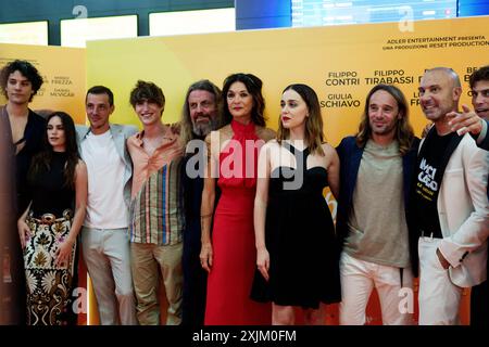 ROM, ITALIEN - 18. JULI: Die Besetzung nimmt am Fotoaufruf von „Amici per caso“ im Cinema Adriano in Rom Teil (ph: Giovanna Onofri) Stockfoto