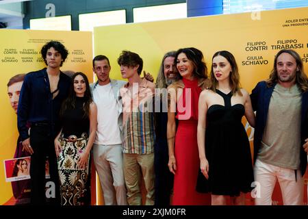 ROM, ITALIEN - 18. JULI: Die Besetzung nimmt am Fotoaufruf von „Amici per caso“ im Cinema Adriano in Rom Teil (ph: Giovanna Onofri) Stockfoto