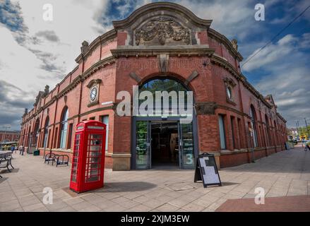 Ashton Market Hall, wo Angela Rayner ihr Wahlbezirk hat. Ashton unter Lyne UK. Die Rt Hon Angela Rayner ist Abgeordneter der Labour Party für Ashton-under-Lyne und seit dem 7. Mai 2015 fortlaufend Parlamentsabgeordneter. Derzeit ist sie stellvertretender Premierminister und Staatssekretärin für Wohnungsbau, Gemeinden und Kommunalverwaltung. Ashton-Under-Lyne, Greater Manescter UK. Bild: Garyroberts/worldwidefeatures.com Stockfoto