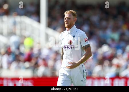 Nottingham, Großbritannien. Juli 2024. Ben Stokes aus England bereitet sich auf das Bowl während des Spiels der Rothesay International Test Match Series zwischen England und West Indies am 19. Juli 2024 in Trent Bridge, Nottingham, England vor. Foto von Stuart Leggett. Nur redaktionelle Verwendung, Lizenz für kommerzielle Nutzung erforderlich. Keine Verwendung bei Wetten, Spielen oder Publikationen eines einzelnen Clubs/einer Liga/eines Spielers. Quelle: UK Sports Pics Ltd/Alamy Live News Stockfoto