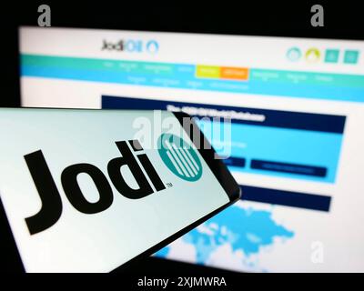 Stuttgart, Deutschland, 12.02.2022: Mobiltelefon mit Logo der Joint Organisations Data Initiative (JODI) auf dem Bildschirm vor der Website. Konzentrieren Sie sich auf Stockfoto