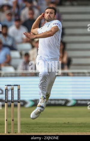 Nottingham, Großbritannien. Juli 2024. Mark Wood of England liefert den Ball während des 2. Rothesay Test Match Day Two England gegen West Indies in Trent Bridge, Nottingham, Vereinigtes Königreich, 19. Juli 2024 (Foto: Mark Cosgrove/News Images) in Nottingham, Vereinigtes Königreich am 19. Juli 2024. (Foto: Mark Cosgrove/News Images/SIPA USA) Credit: SIPA USA/Alamy Live News Stockfoto