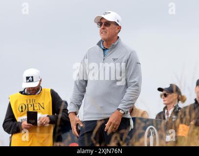 Troon, Großbritannien. Juli 2024. US-Amerikaner Phil Mickelson während der zweiten Runde bei der 152. Open Championship im Royal Troon Golf Club in Troon, Schottland am Freitag, den 19. Juli 2024. Tiger Woods verpasste den Schnitt und endete mit einem Ergebnis von 14 über Par. Foto: Hugo Philpott/UPI Credit: UPI/Alamy Live News Stockfoto