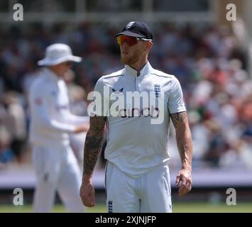 Trent Bridge, Nottingham, Großbritannien. Juli 2024. Zweiter Test, Day Two Cricket, England gegen Westindien; Captain Ben Stokes von England während des Spiels Credit: Action Plus Sports/Alamy Live News Stockfoto