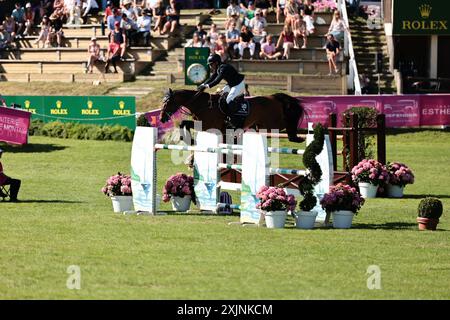 Conor Swail of Ireland mit Casturano während des CSI5* Prix Mars & Co beim Jumping International de Dinard am 19. Juli 2024, Dinard, Frankreich (Foto: Maxime David - MXIMD Pictures) Stockfoto