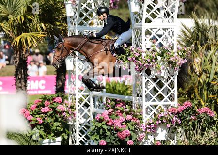 Conor Swail of Ireland mit Casturano während des CSI5* Prix Mars & Co beim Jumping International de Dinard am 19. Juli 2024, Dinard, Frankreich (Foto: Maxime David - MXIMD Pictures) Stockfoto