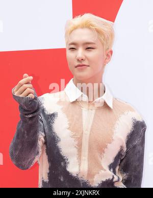 Seoul, Südkorea. Juli 2024. Der südkoreanische Sänger Hoshi, Mitglied der K-Pop-Boy-Band Seventeen, nimmt am 19. Juli 2024 an einem Fotocall für den DIESEL-Fotoruf in Seoul Teil. (Foto: Lee Young-HO/SIPA USA) Credit: SIPA USA/Alamy Live News Stockfoto