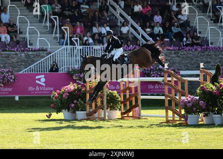 Conor Swail of Ireland mit Casturano während des CSI5* Prix Mars & Co beim Jumping International de Dinard am 19. Juli 2024, Dinard, Frankreich (Foto: Maxime David - MXIMD Pictures) Stockfoto