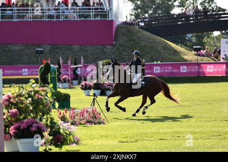 Megane Moissonnier aus Frankreich mit Bracadabra während des CSI5* Prix Mars & Co beim Jumping International de Dinard am 19. Juli 2024, Dinard, Frankreich (Foto: Maxime David - MXIMD Pictures) Stockfoto