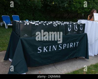 Teilnahme an der SkinSpirit Southampton Summer Pop-up Grand Opening im Southampton Inn in Southampton, NY am 18. Juli 2024 (Foto: David Warren /SIPA? USA) Credit: SIPA USA/Alamy Live News Stockfoto