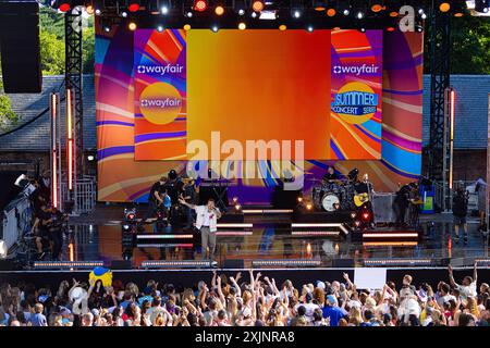 New York, USA. Juli 2024. Sänger Kane Brown trat live auf Good Morning America auf, als Teil ihrer Summer 2024 Konzertreihe. (Foto: Hailstorm Visuals/SIPA USA) Credit: SIPA USA/Alamy Live News Stockfoto