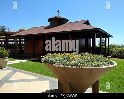 Limassol, Zypern - 4. April 2018: Die Kirche im schönen Four Seasons Hotels and Resorts Gebäude Limassol auf Zypern Stockfoto