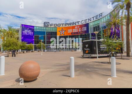Footprint Center Arena in der Innenstadt von Phoenix, Arizona, USA, Sportstätte. Dort werden Spiele für die Phoenix Suns der National Basketball Association (NBA) und die Phoenix Mercury der Women's National Basketball Association (früher US Airways Center) veranstaltet. Metropolis City (Foto: Luis Gutierrez/Norte Photo) Footprint Center Arena en el Centro de Phoenix, Arizona Estados Unidos, recinto deportivo Alberga los partidos de Phoenix Suns de la National Basketball Association NBA y las Phoenix Mercury de la Women's National Basketball Association, Antes llada US Airways Center. Metr Stockfoto