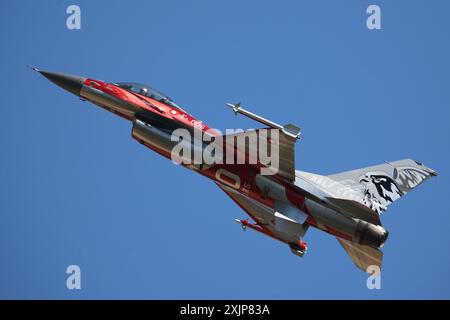 RAF Fairford, Großbritannien. 19. Juli 2024. Die dänische General Dynamics F-16 während der Kunstflugschau auf der diesjährigen RIAT Air Show. Stockfoto