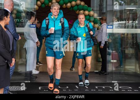 MatildaÕs-Spieler Michelle Heyman verlässt das Camp im Olympischen Park, um dort vor dem MondayÕs Spiel gegen China zu trainieren. Bild: Thomas Lisson Stockfoto