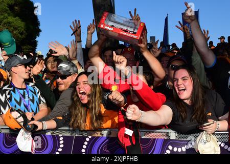 Tag 1 des Rolex Australian Formula 1 Grand Prix 2024 auf dem Albert Park Circuit in Melbourne, Victoria am 21. März 2024. F1-Fans zeigen ihre Leidenschaft... Stockfoto