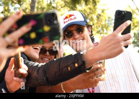 Tag 1 des Rolex Australian Formula 1 Grand Prix 2024 auf dem Albert Park Circuit in Melbourne, Victoria am 21. März 2024. Scotty James, olympischer Snowboarder. Stockfoto