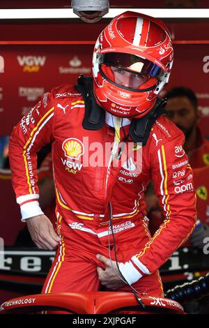 Tag 2 des Rolex Australian Formula 1 Grand Prix 2024 auf dem Albert Park Circuit in Melbourne, Victoria am 21. März 2024. Pitlane während des freien Trainings 2 Charles Leclerc (Monaco) von Scuderia Ferrari. Stockfoto