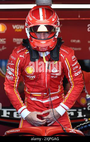 Tag 2 des Rolex Australian Formula 1 Grand Prix 2024 auf dem Albert Park Circuit in Melbourne, Victoria am 21. März 2024. Pitlane während des freien Trainings 2 Charles Leclerc (Monaco) von Scuderia Ferrari. Stockfoto