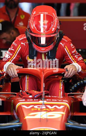 Tag 2 des Rolex Australian Formula 1 Grand Prix 2024 auf dem Albert Park Circuit in Melbourne, Victoria am 21. März 2024. Pitlane während des freien Trainings 2 Charles Leclerc (Monaco) von Scuderia Ferrari. Stockfoto