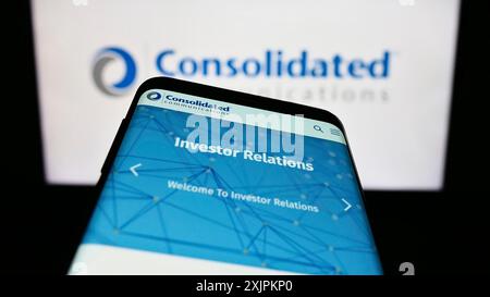 Stuttgart, 15.07.2023: Smartphone mit Website der Firma Consolidated Communications Holdings Inc. Auf dem Bildschirm vor dem Logo. Konzentrieren Sie sich auf Stockfoto