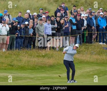 19. Juli 2024; Royal Troon Golf Club, Troon, South Ayrshire, Schottland; The Open Championship Round 2; Phil Mickelson Chips zum 6. Loch Stockfoto