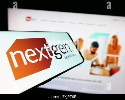 Stuttgart, Deutschland, 09.05.2023: Smartphone mit Logo des amerikanischen Softwareunternehmens NextGen Healthcare Inc. Auf dem Bildschirm vor der Website. Konzentrieren Sie sich auf Stockfoto