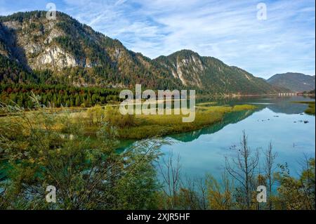Isar an der Zuflüsse in den Sylvensteinsee, Sylvensteinspeicher, Sylvensteinspeicher zum Hochwasserschutz, Lenggries, Isartal im Sylvensteinsee Stockfoto