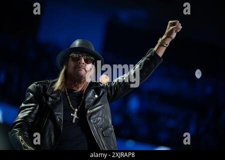 Milwaukee, Vereinigte Staaten Von Amerika. Juli 2024. Kid Rock tritt am Donnerstag, den 19. Juli 2024, auf der Republican National Convention in Milwaukee, Wisconsin, auf. Kredit: Annabelle Gordon/CNP/SIPA USA Kredit: SIPA USA/Alamy Live News Stockfoto