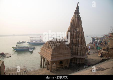 Ratneshwar Mahadev Tempel, Ganga Ghat, Varanasi Stockfoto