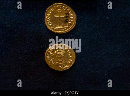 Byzantinische Goldmünzen, Kaiser Theophilos (829-842 n. Chr.) 9. Jahrhundert n. Chr., Oströmisches Reich, Smyrna Stockfoto