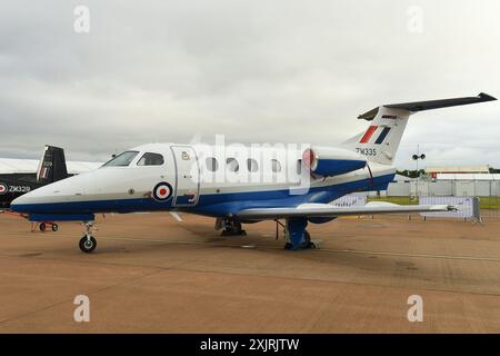 Royal Air Force Embraer Phenom T.1 während der Royal International Air Tattoo bei der RAF Fairford, Gloucestershire, England am Samstag, den 20. Juli 2024. (Foto: Jon Hobley | MI News) Credit: MI News & Sport /Alamy Live News Stockfoto