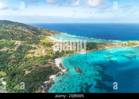 Spektakuläre Aussicht aus der Vogelperspektive auf Lizard Island am Great Barrier Reef, Queensland, Australien. Das Great Barrier Reef ist das größte Korallenriffsystem der Welt Stockfoto