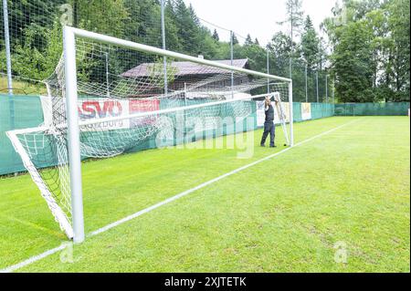 Leogang, Österreich. Juli 2024. LEOGANG, Steinberg Stadium, 20.07.2024, Saison 2024/2025, niederländischer Eredivisie Football während des Spiels Twente - Hannover 96 (freundlich) Pitch Fast Ready Credit: Pro Shots/Alamy Live News Stockfoto