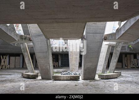 Plovdiv, Bulgarien - 3. Juli 2024: Dieses Mausoleum enthält die Überreste von 126 bulgarischen Widerstandskämpfern und Partisanen, die im Zweiten Weltkrieg getötet wurden Stockfoto