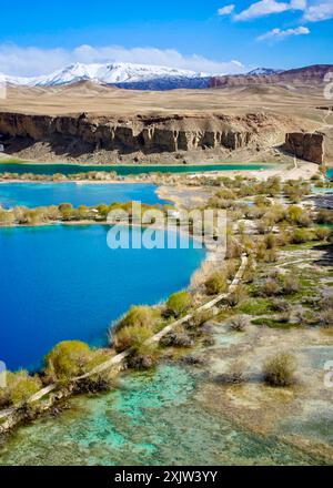 Der Nationalpark Band-e Amir in der Provinz Bamiyan in Zentralafghanistan ist berühmt für seine Kette von sechs intensiv blauen, mineralreichen Seen. Stockfoto