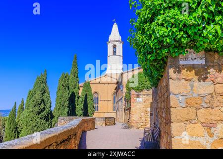 Toskana, Italien. Straße in der Altstadt von Pienza. Stockfoto