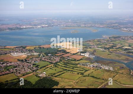 Aus der Vogelperspektive auf Hayling Island mit Blick auf Portsmouth Stockfoto