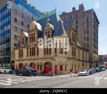 NYC Chinatown: 87 Lafayette Street, ehemaliger Sitz der Engine Company 31, dieses Wahrzeichen von NYC beherbergt heute den Dokumentarfilmproduzenten DCTV und sein Theater. Stockfoto
