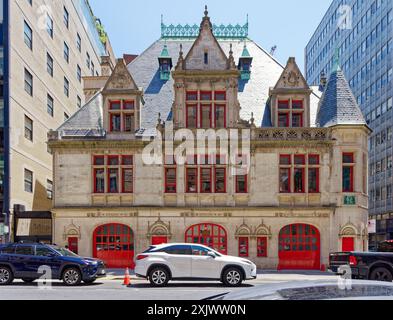 NYC Chinatown: 87 Lafayette Street, ehemaliger Sitz der Engine Company 31, dieses Wahrzeichen von NYC beherbergt heute den Dokumentarfilmproduzenten DCTV und sein Theater. Stockfoto