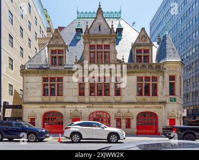 NYC Chinatown: 87 Lafayette Street, ehemaliger Sitz der Engine Company 31, dieses Wahrzeichen von NYC beherbergt heute den Dokumentarfilmproduzenten DCTV und sein Theater. Stockfoto