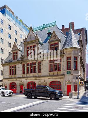 NYC Chinatown: 87 Lafayette Street, ehemaliger Sitz der Engine Company 31, dieses Wahrzeichen von NYC beherbergt heute den Dokumentarfilmproduzenten DCTV und sein Theater. Stockfoto