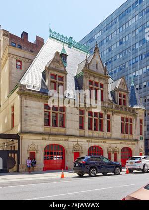 NYC Chinatown: 87 Lafayette Street, ehemaliger Sitz der Engine Company 31, dieses Wahrzeichen von NYC beherbergt heute den Dokumentarfilmproduzenten DCTV und sein Theater. Stockfoto