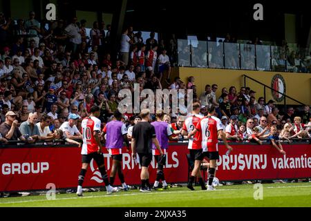 Rotterdam, Niederlande. Juli 2024. Rotterdam - Feyenoord-Fans während des dritten Freundschaftsspiels zur Vorbereitung der Eredivisie-Saison 2024/2025 zwischen Feyenoord und Cercle Brugge K.S.V. am 20. Juli 2024 in Rotterdam, Niederlande. Credit: Box to Box Pictures/Alamy Live News Stockfoto