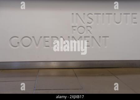 London, Großbritannien. Juli 2024. Das Institute for Government Building in 2, Carlton Gardens off the Mall in Central London, SW1. Kredit: Maureen McLean/Alamy Stockfoto