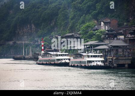 Die charmante Xiling Gorge of Antique Tribe Three Gorges oder der Stammesstamm brookside im yangtse River für chinesen, die reisen, VI Stockfoto