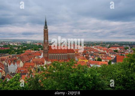 Blick vom Schloss Trausnitz in die Altstadt von Landshut, Deutschland. Stockfoto