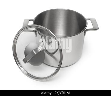 Kochtopf aus Stahl mit Glasdeckel, isoliert auf weißem Hintergrund mit Schneidepfad Stockfoto